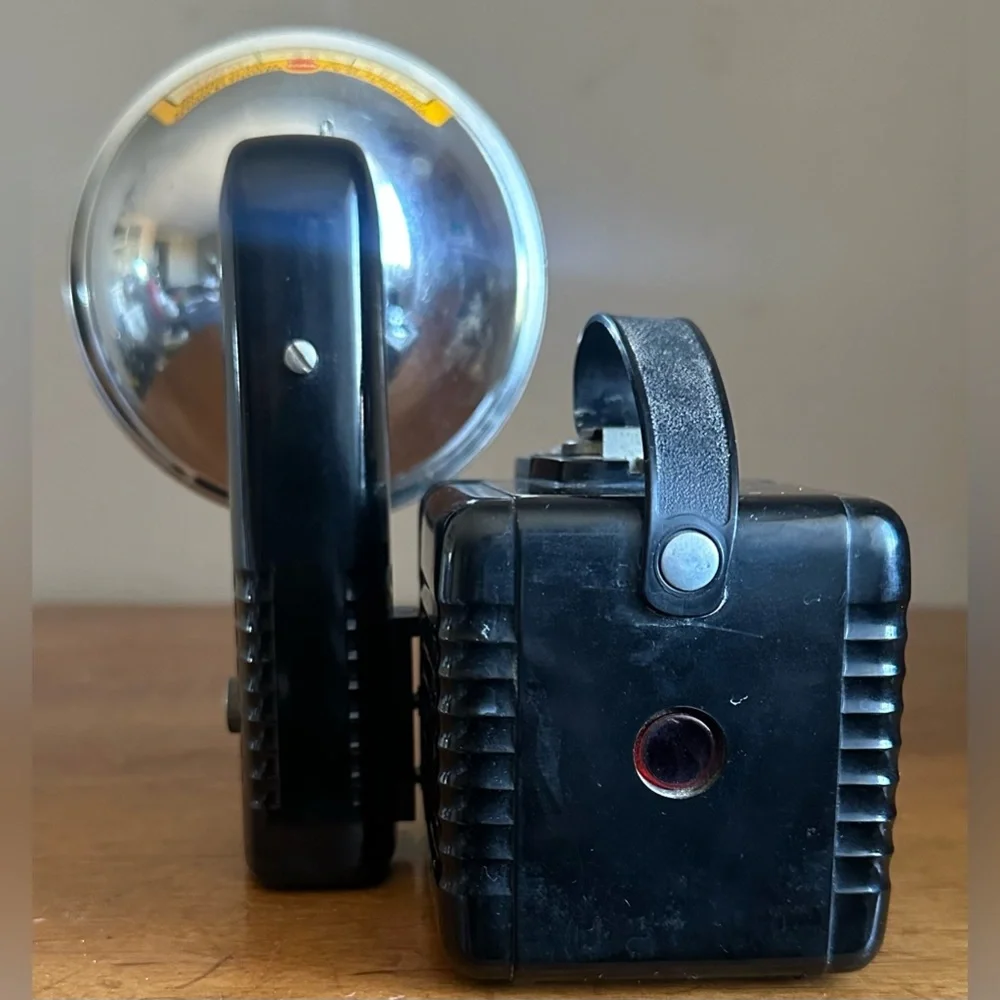 Vintage Kodak Brownie Hawkeye Flash Outfit Model Camera